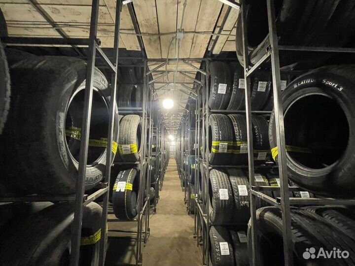 Nokian Tyres Hakkapeliitta R 235/45 R17 97R