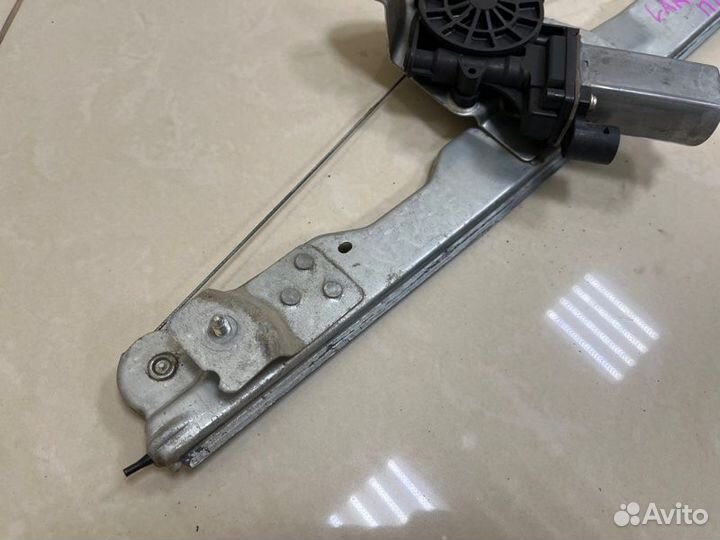 Стеклоподъемник передний правый Лада Ларгус R90