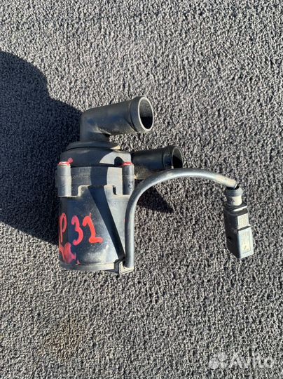 Насос водяной (помпа) Порше Кайен,Туарег