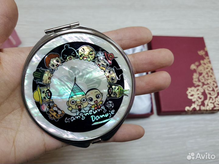 Зеркало карманное