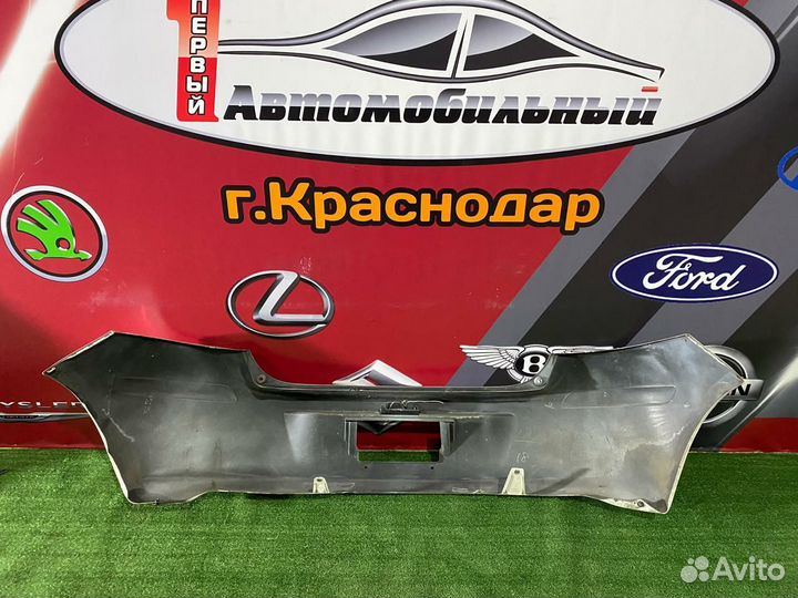 Задний бампер на Toyota Vitz