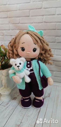 Вязаная кукла ручной работы