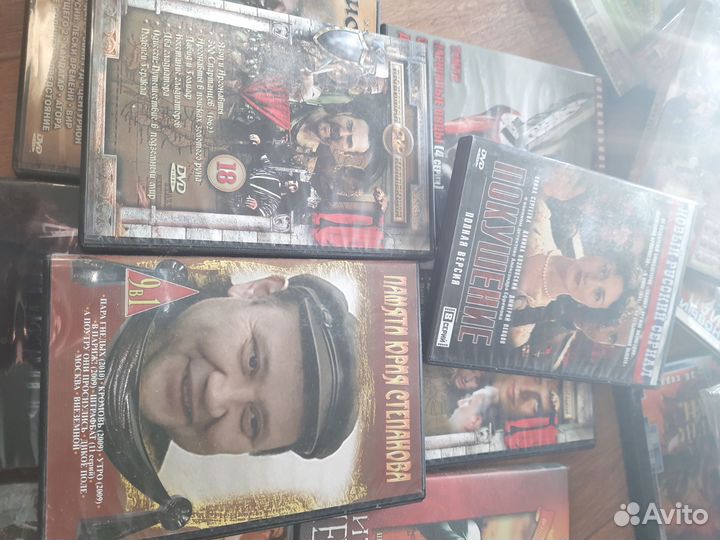Отдам бесплатно dvd диски видео и аудио кассеты