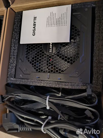 Блок питания Gigabyte 750W Gold модульный