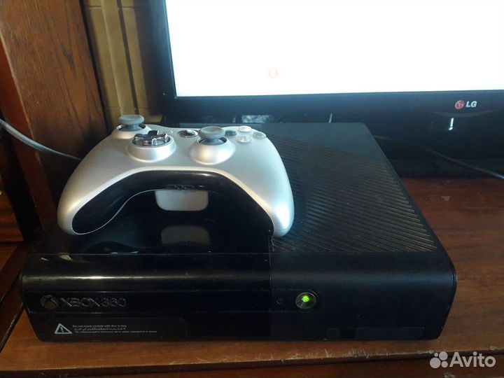 Xbox 360 E 500GB (Продаю или меняю)