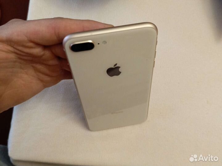 Телефон iPhone 8 plus