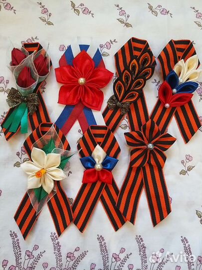 Брошь на георгиевской ленте