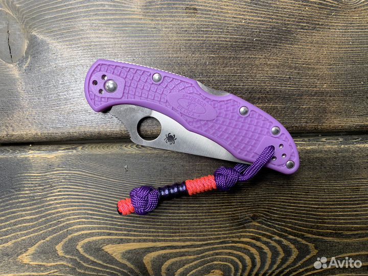 Spyderco delica 4 с темляком
