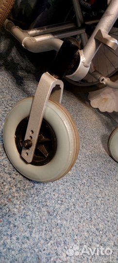 Кресло коляска для инвалидов