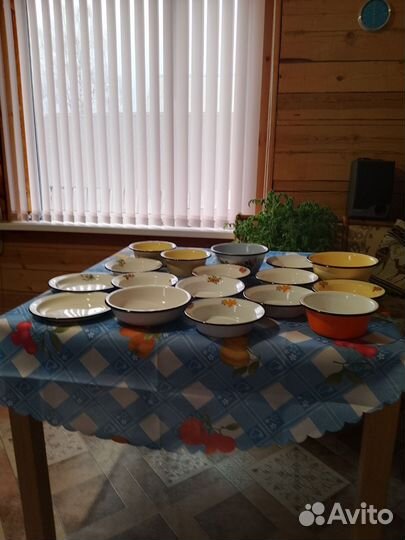 Тарелка эмалированная -новые