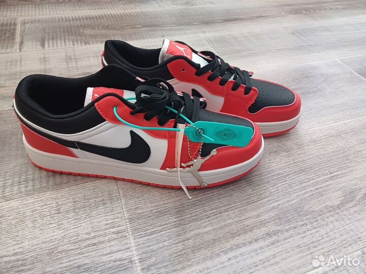 Кроссовки Nike новые