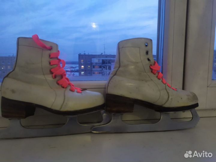 Коньки фигурные