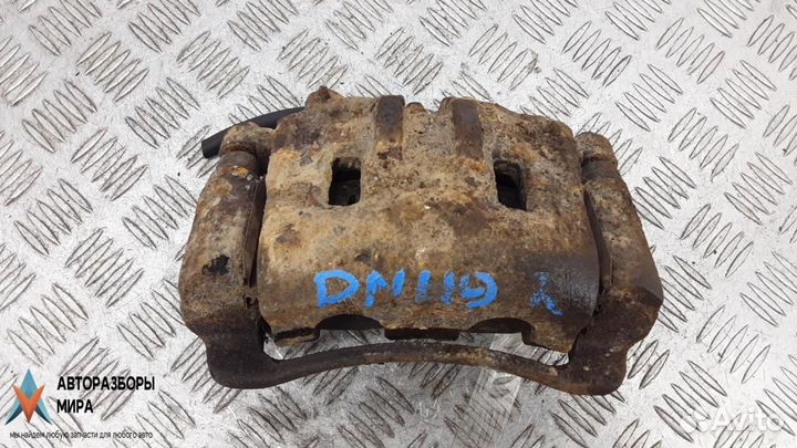 Суппорт передний правый Kia Sorento 2004