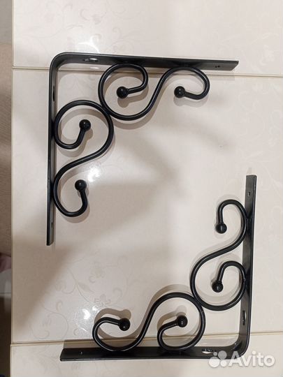 Уголки для полок