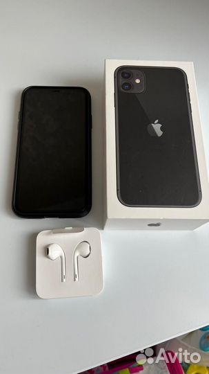 iPhone 11, 64 ГБ