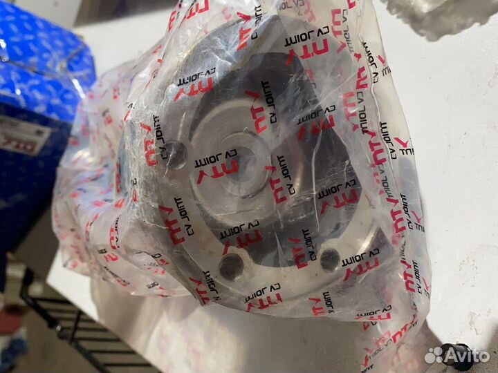 Вал кпп промежуточный Volksvagen Transporter T4