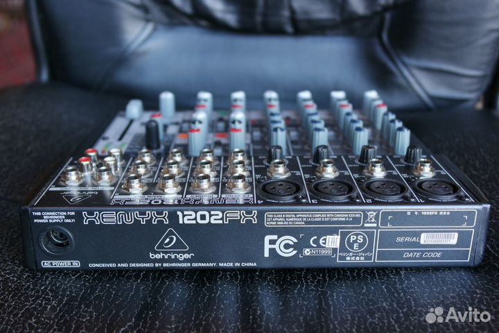 Пульт микшерный Behringer 1202FX
