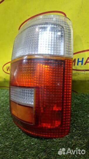 Фонарь задний правый Toyota Hilux 2LTE 1993