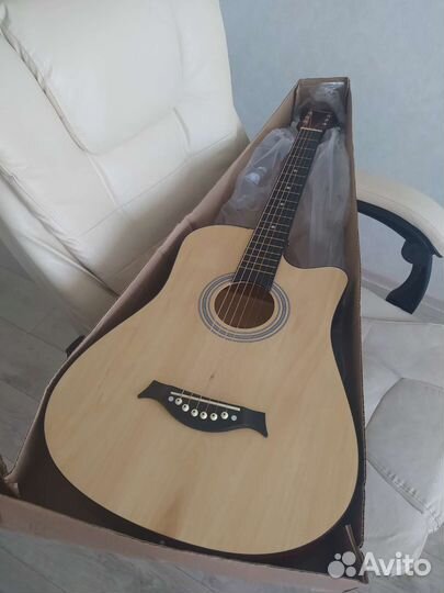 Гитара акустическая