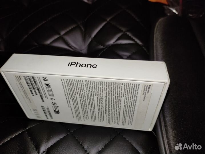 Коробка от iPhone 14 pro