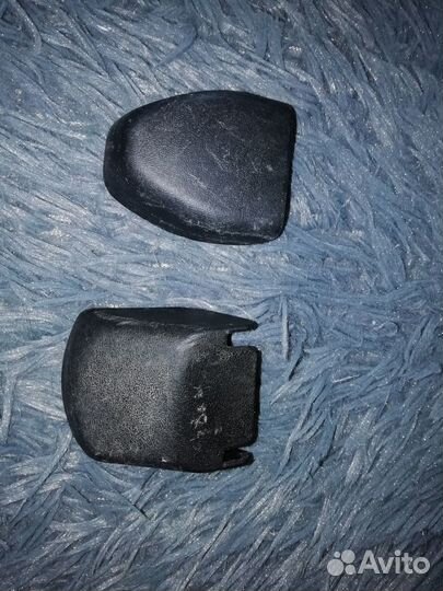 Заглушки крепления водительского сиденья