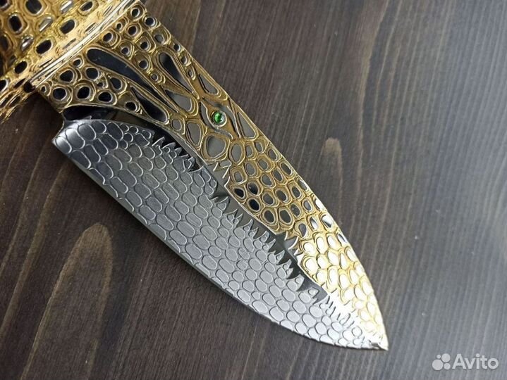 Подарочный нож с аллигатором