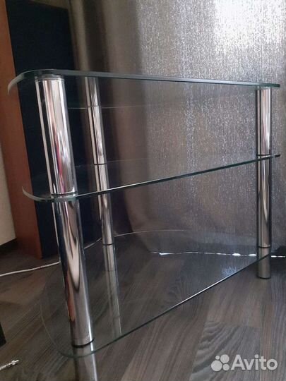 Стеклянный столик