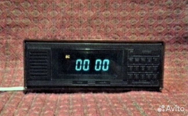 Часы электронные настольные