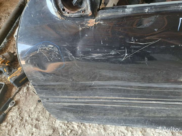 Дверь передний левый на Mercedes W203