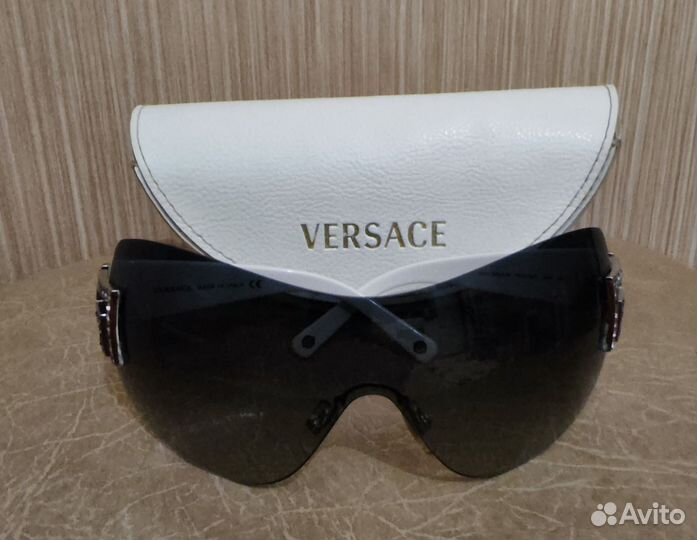 Солнцезащитные очки женские versace