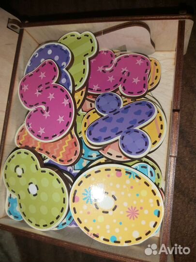 Деревянные цифры на магнитах