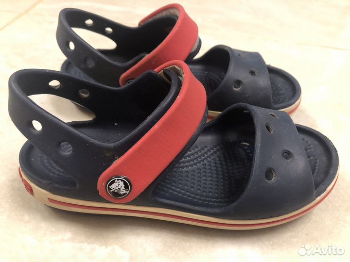Сандалии crocs