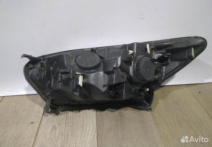 Фара правая бу Renault Kaptur OEM 260108765R