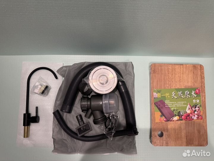 Смеситель с металлической мойкой