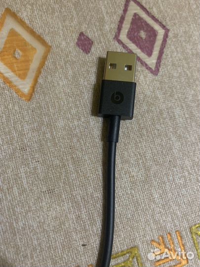 Оригинальный провод USB - Lightning от Beats X