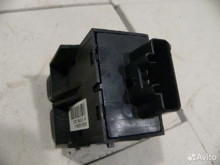 Кнопка аварийной сигнализации toyota Corolla E12