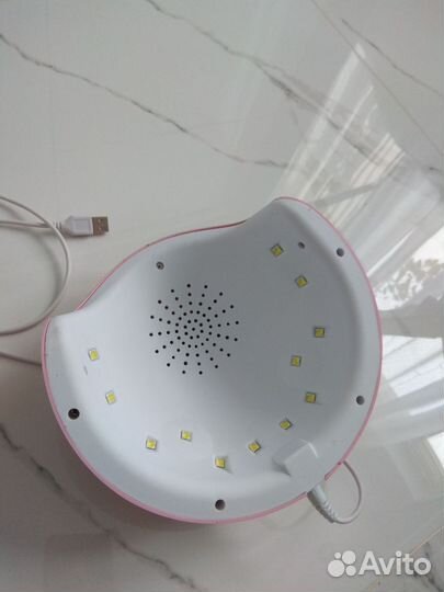 LED лампа новая для маникюра