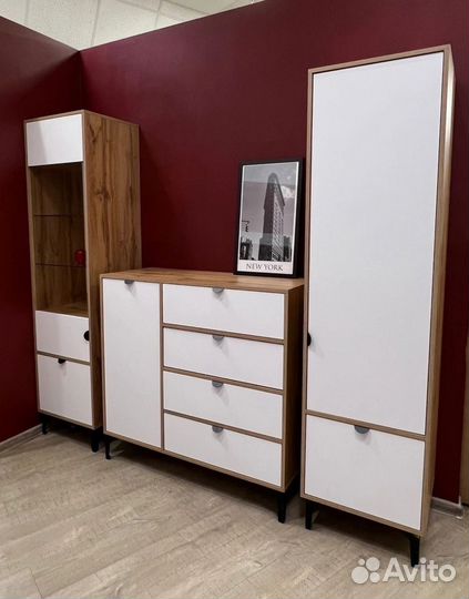 Шкаф со стеклом / Мебель в гостиную