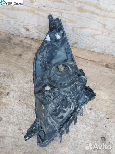 Фара правая Toyota Prius 2 NHW20 2011 81130-47140