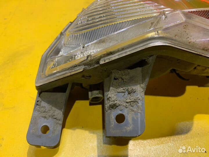 Фонарь задний в бампер левый Toyota RAV 4 40 (2015