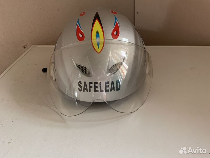 Горнолыжный шлем