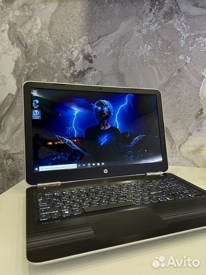 HP Pavilion 15-aw005ur