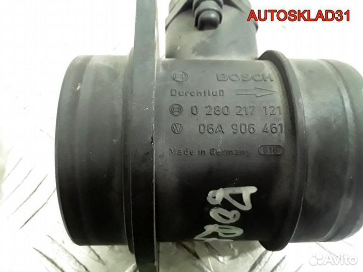 Расходомер воздуха Volkswagen Golf 4 06A906461