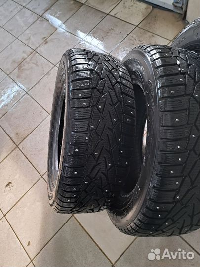 Nokian Tyres Hakkapeliitta 7 215/60 R16 99T