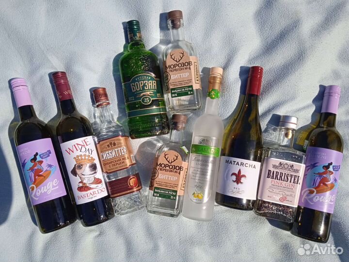 Пустые бутылки из под алкоголя