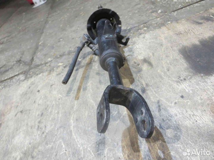 Амортизатор передний правый Infiniti G35 купе 2004