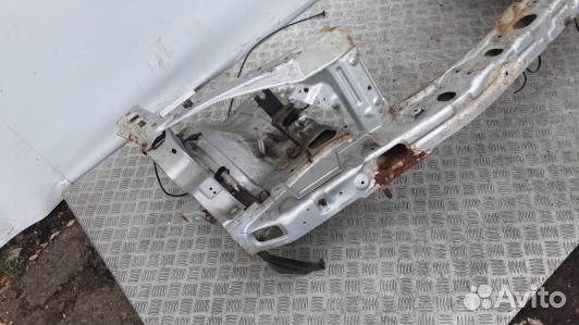 Передняя панель крепления облицовки (телевизор) KI