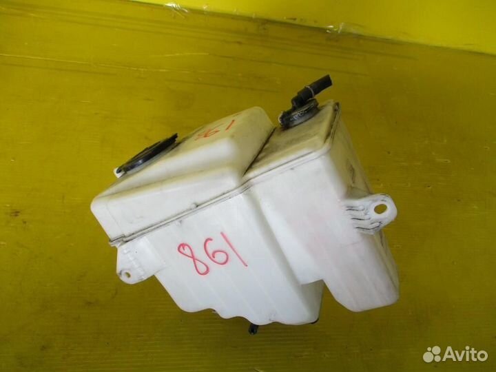 Бачок стеклоомывателя