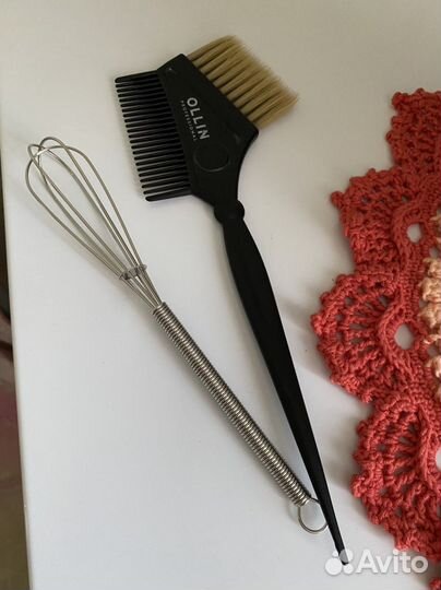 Парикмахерские принадлежности.Кисть,венчик,миска
