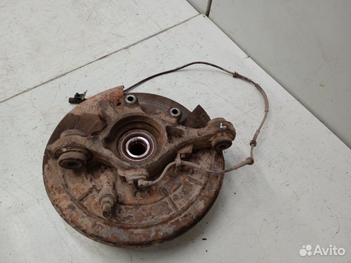 Кулак поворотный задний левый Land Rover Discovery